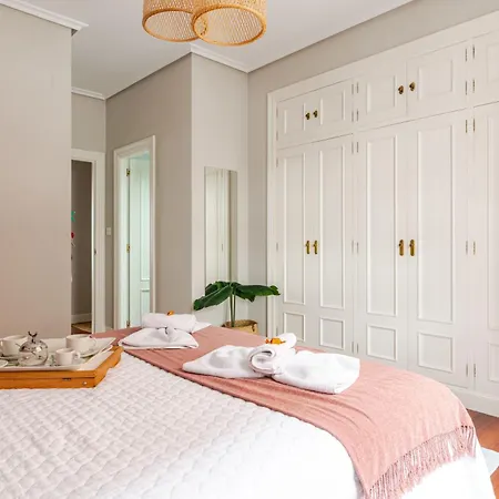 Апартаменти Bilbaobonito 5min Guggenheim I 2bdrm I Ext I Quiet & I Pking Більбао