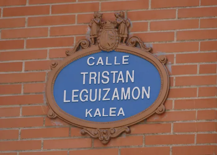 Daire Bilbaobonito 5min Guggenheim 2bth ,ext,quiet & Central, Parking
