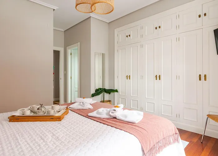 Apartment Bilbaobonito 5min Guggenheim 2bth ,ext,quiet & Central, Parking Bilbao