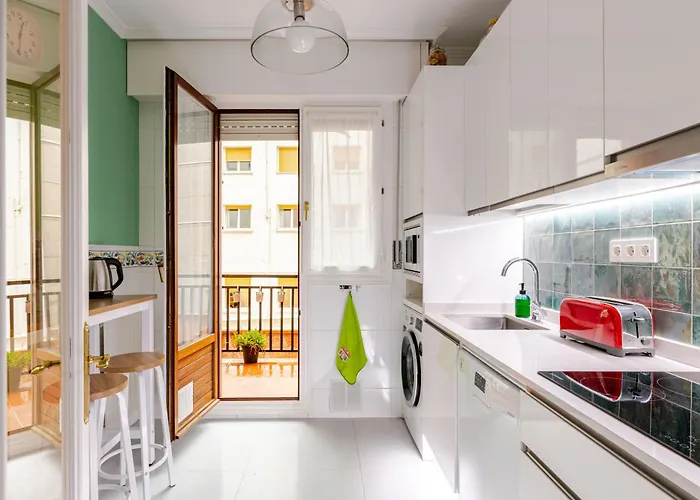 Bilbaobonito 5min Guggenheim 2bth ,ext,quiet & Central, Parking * Бильбао