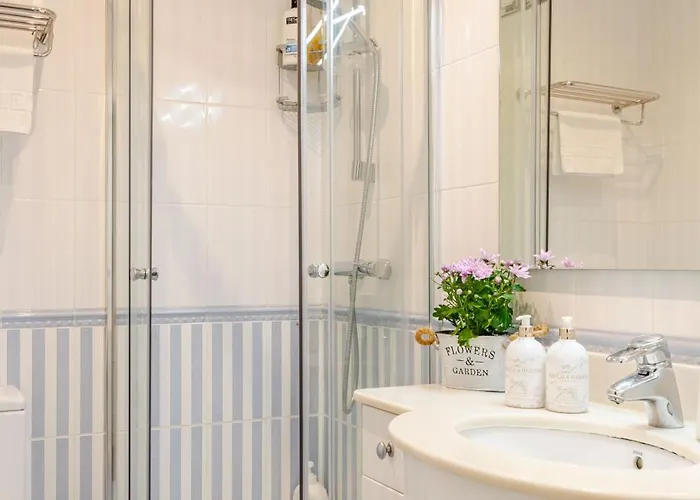 Apartment Bilbaobonito 5min Guggenheim 2bth ,ext,quiet & Central, Parking