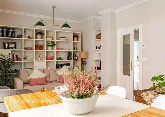 Bilbaobonito 5min Guggenheim 2bth ,ext,quiet & Central, Parking Apartment Bilbao